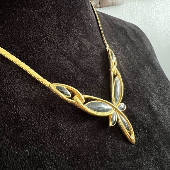 Vintage Trifari Gold Tone & Faux Onyx Statement Necklace Enamel Stone Abstract - Picture 6 of 10